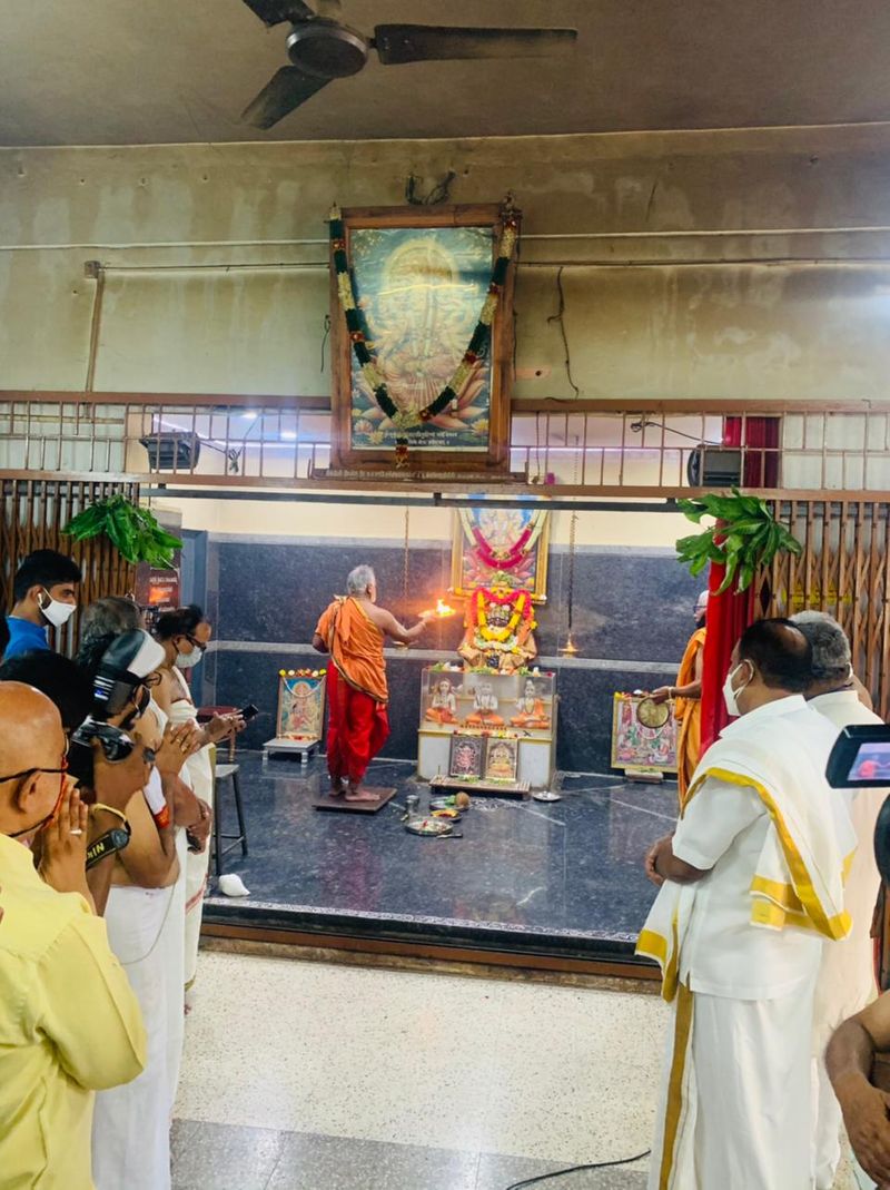 ಬೆಂಗಳೂರಿನ ಕೆಂಗೇರಿ ಉಪನಗರದಲ್ಲಿರುವ ಗಾಯತ್ರಿ ಮಂದಿರದಲ್ಲಿ ನಡೆದ ಹೋಮ.....