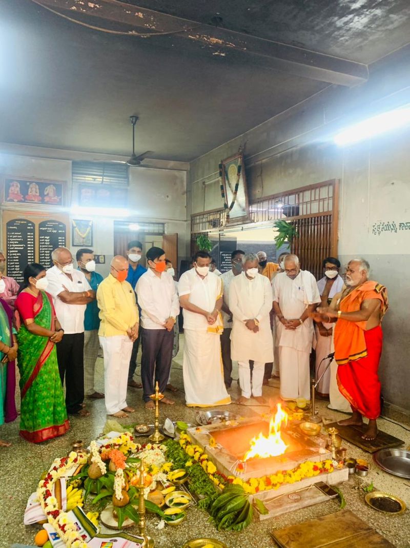 ಸಂಪೂರ್ಣ ವಿಶ್ವವನ್ನೇ ಕಾಡಿ ಸಾವು ನೋವುಗಳಿಗೆ ಕಾರಣವಾಗಿರುವ ಮಹಾಮಾರಿ