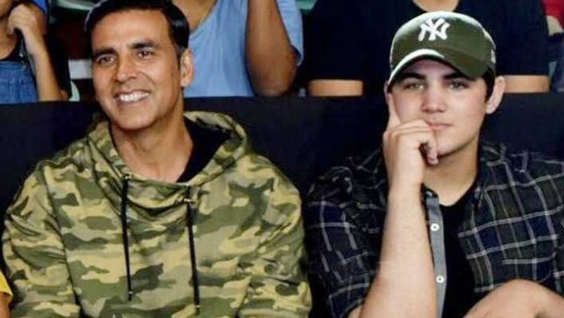 इन किरदारों में तो अक्षय हिट थे ही लेकिन उन्होंने कई एक्शन फिल्में करने के बाद कुछ वक्त का ब्रेक लेकर कॉमेडी फिल्मों में काम करना शुरू कर दिया था। ऐसा करने के पीछे की असली वजह उनका बेटा आरव था। 