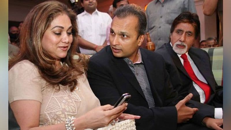 इस मुलाकात का जरिया टीना का भतीजा करन बना था। उस दौर में टीना बॉलीवुड की बड़ी स्टार थीं। टीना ने अनिल से पहली मुलाकात के समय तक रिलायंस के बारे में कुछ भी नहीं सुना था। हालांकि, टीना का कहना है कि पहली मुलाकात में अनिल उन्हें काफी पसंद आए थे।