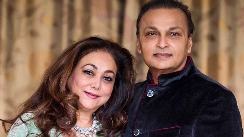 अनिल और टीना की दूसरी मुलाकात अमेरिका में हुई, जो कि नॉर्मल रही, लेकिन टीना लगातार अनिल को अवॉइड कर रही थीं। वे उनसे मिलना नहीं चाहती थीं। जब अनिल की जिद के कारण वे उनसे मिलीं तो उनकी सादगी से बहुत प्रभावित हुईं।