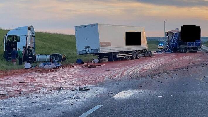 red spillage at uk accident spot was not really blood it was tomato puree red spillage at uk accident spot was not really blood it was tomato puree