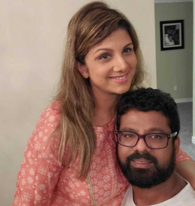 എന്റെ സുന്ദരമായ കുഞ്ഞു ലോകം എന്നാണ് രംഭ കുടുംബത്തിനൊപ്പമുള്ള ഫോട്ടോയ്ക്ക് ക്യാപ്ഷനായി എഴുതിയിരിക്കുന്നത്.