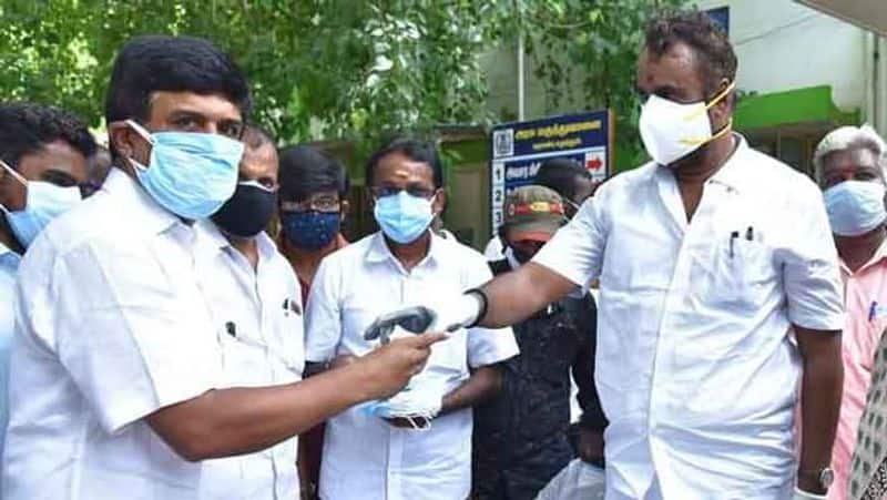 Strong evidence against SP Velumani ... AIADMK volunteers push with police ..!