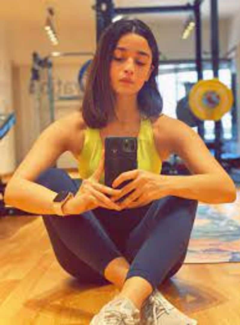 6 Tricks for the Perfect Gym Selfie - Women Fitness