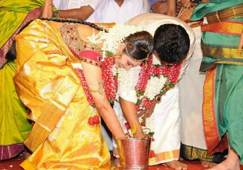 மோதிரம் எடுக்கும் சடங்கு 