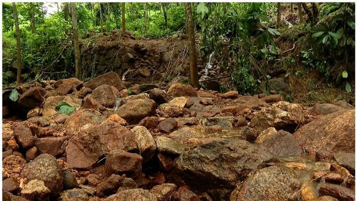 Natives in Koorumala fear of landslide Natives in Koorumala fear of landslide