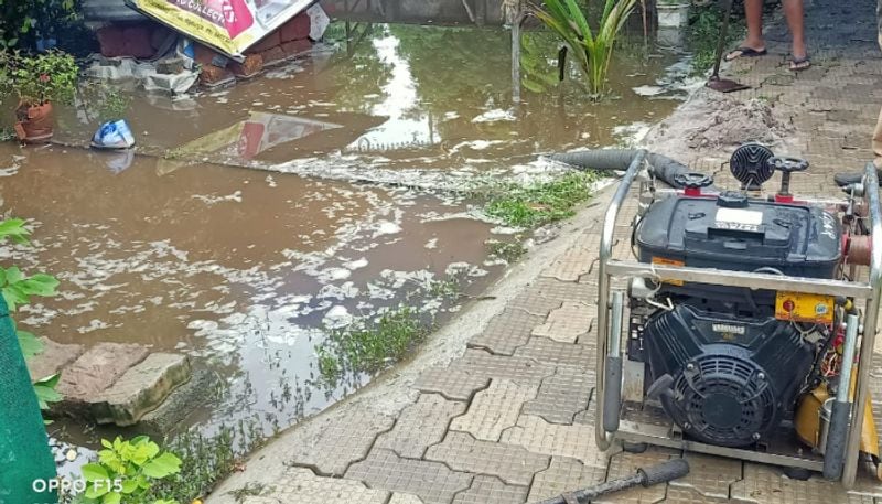 വീട്ടിലും പുരയിടത്തിലും വെള്ളംകെട്ടി നിന്ന് 87കാരിയുടെ മൃതദേഹം സംസ്കരിക്കാന് സഹായമൊരുക്കി അഗ്നിരക്ഷാ സേന.
