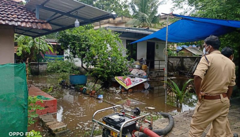 കൂലിപ്പണിക്കാരായ തങ്കമ്മയുടെ വീട്ടുകാര് എന്ത് ചെയ്യുമെന്ന് ആശയക്കുഴപ്പത്തില് നില്ക്കുന്നതിനിടയിലാണ് അഗ്നിരക്ഷാ സേനയെത്തിയത്. സമീപവാസിയും കളക്ട്രേറ്റ് കൺട്രോൾ റൂമിലെ ഫയർ ആന്ഡ് റെസ്ക്യു ഓഫീസറുമായ രാഗേഷ് രാവിലെ 8 മണിയോട് കൂടി ആലപ്പുഴ അഗ്നിരക്ഷാ നിലയത്തിലേയ്ക്ക് വിവരം വിളിച്ച് അറിയിക്കുകയായിരുന്നു.