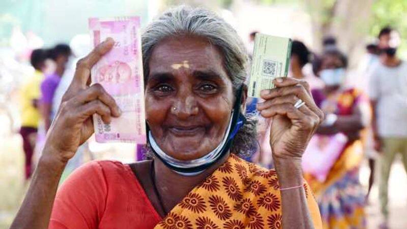 It has been reported that Rs 5000 will be given to all ration card holders in Tamil Nadu soon