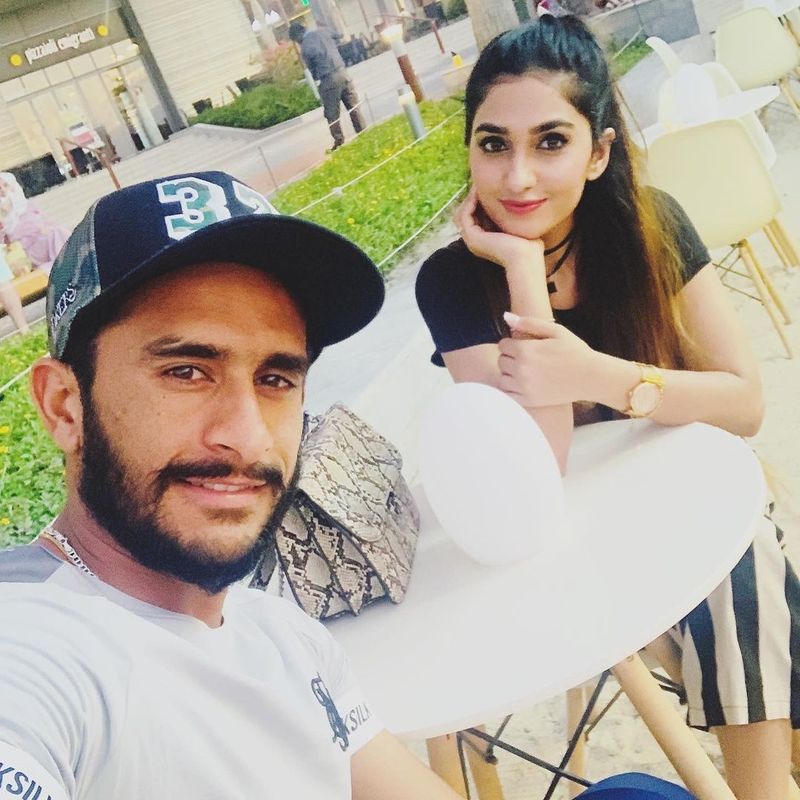 কাজের সূত্রে দুবাইতে গিয়ে হাসান আলির সঙ্গে পরিচয় হয় শামিয়ার। তারপর জীবন নতুন মোড় নেয় শামিয়ার।