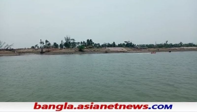 কেন্দ্রীয় দলের নেতৃত্বে রয়েছেন স্বরাষ্ট্রমন্ত্রকের যুগ্ম সচিব। রয়েছেন কৃষি মন্ত্রক ও খাদ্য মন্ত্রকের প্রতিনিধিরাও। বুধবার তাঁরা দিল্লি ফিরে যাবেন বলে সূত্রের খবর।
