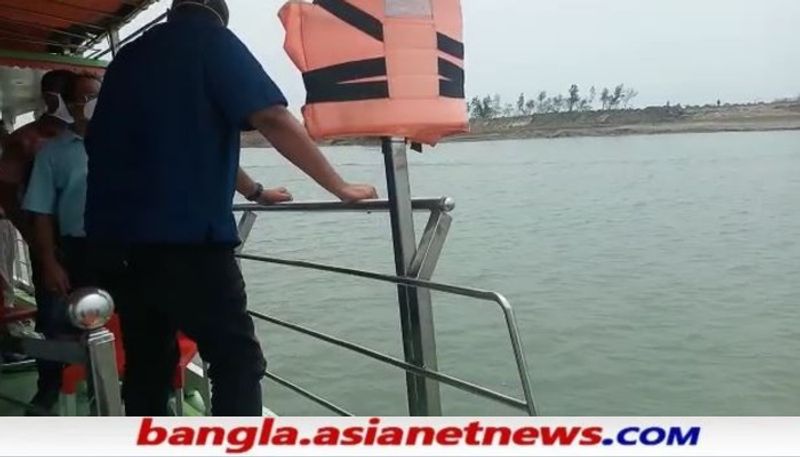 সোমবারই কেন্দ্রীয় দলটি দু'ভাগে ভাগ হয়ে দক্ষিণ ২৪ পরগনা এবং পূর্ব মেদিনীপুরে রওনা দেন।খতিয়ে দেখেন ক্ষতিগ্রস্থ নদী বাঁধগুলিও।