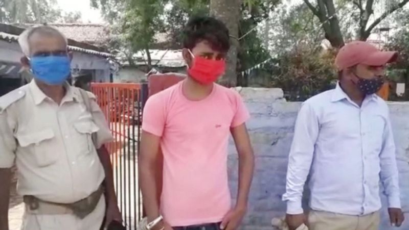 सुबह उसके शव को घर से 200 मीटर दूर फेंक दिया। फिर गांव वालों ने इसकी सूचना पुलिस को दी। पुलिस के मुताबिक आरोपी अजय शाह ने अपना गुनाह कबूल कर लिया है, इधर, महिला घर छोड़कर फरार हो गई और घटना में शामिल उसका दूसरे बेटे की तलाश की जा रही है।