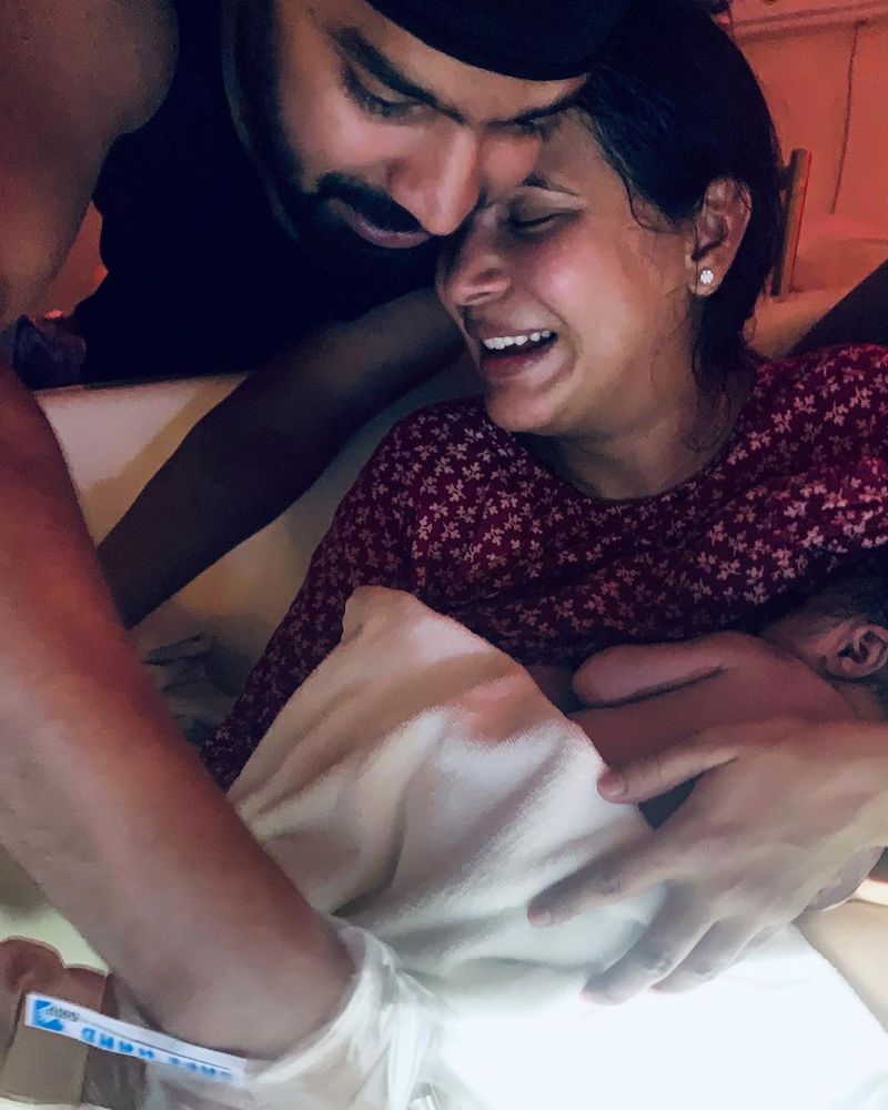 இந்நிலையில் மஹத் - பிராச்சி தம்பதிகளுக்கு இந்த மாதம் 7 ஆம் தேதி ஆண் குழந்தை பிறந்த தகவலை வெளியிட்டனர். 