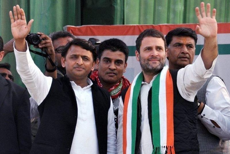 सपा-कांग्रेस की रणनीति पर भी नजर
यूपी में पीएम नरेंद्र मोदी को चेहरा बनाने पर सपा और कांग्रेस फिर से मुसलमानों को एकजुट करने में कामयाब हो सकती हैं। क्योंकि यदि ऐसा हुआ तो मुसलमान 75 सीटों के चुनावी नतीजों पर असर डाल सकते हैं।
(फाइल फोटो)