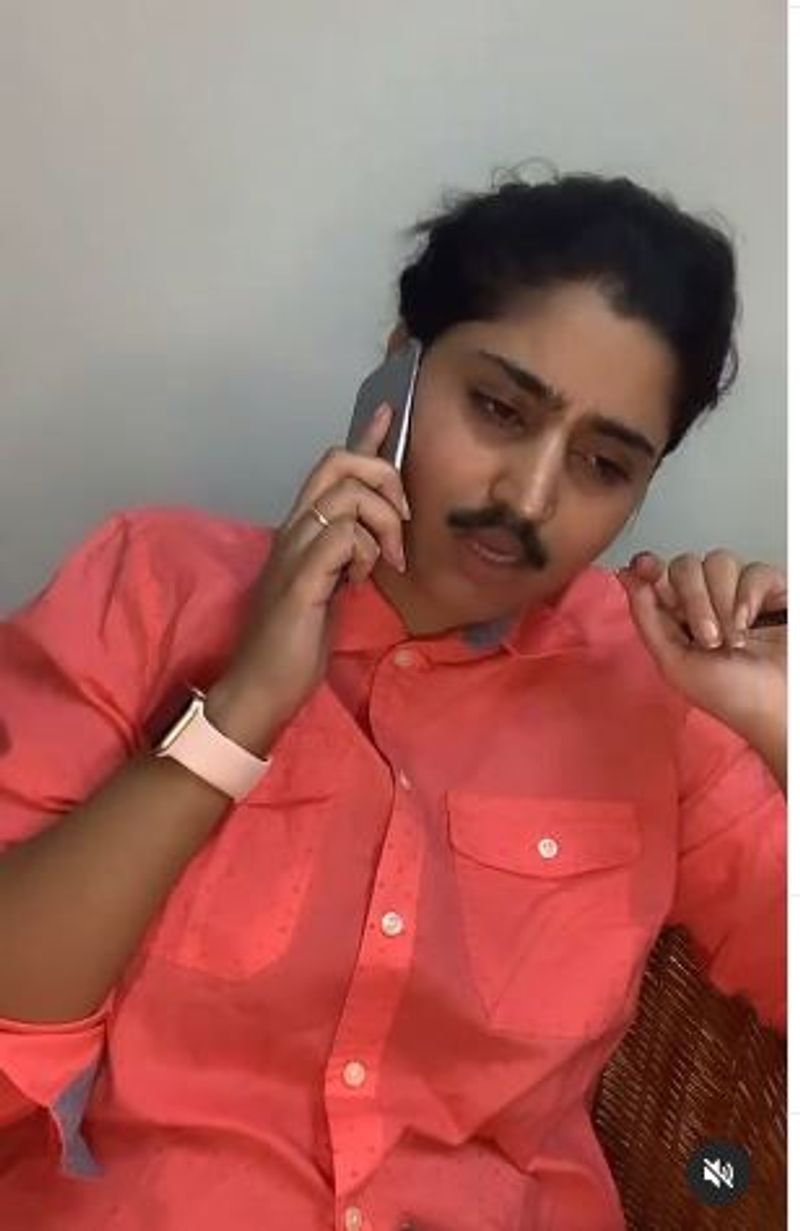 గతంలో `ఢీ` షోలో మెరిసిన వర్షిణి ఇప్పుడు స్టార్మాలో `కామెడీ స్టార్స్` కి యాంకర్గా చేస్తున్న విషయం తెలిసిందే.