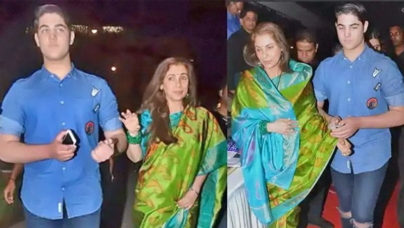 अक्षय कुमार और ट्विंकल खन्ना के बेटे आरव ने जुहू स्थित इकॉले मोंडिआले वर्ल्ड स्कूल से पढ़ाई की है। इसके बाद आरव आगे की पढ़ाई इंग्लैंड से कर रहे हैं।