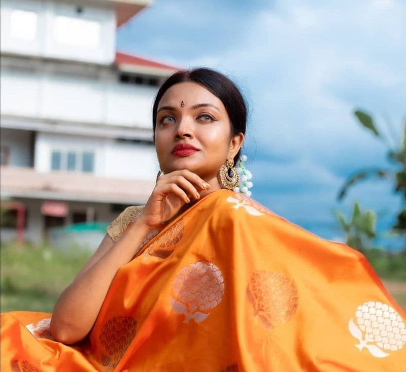 ബിഗ് ബോസില് എത്തിയപ്പോള് ദുര്ബലയാണെന്ന പേരില് തുടക്കത്തില് സൂര്യ വിമര്ശനം നേരിട്ടിരുന്നു.