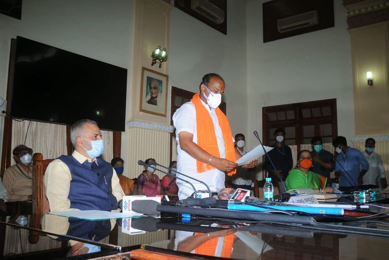 ಬಸವಕಲ್ಯಾಣ ವಿಧಾನಸಭಾ ಕ್ಷೇತ್ರದಲ್ಲಿ ಗೆದ್ದ ಬಿಜೆಪಿಯ ಶರಣು ಸಲಗಾರ್ ಶಾಸಕರಾಗಿ ಪ್ರಮಾಣವಚನ ಸ್ವೀಕರಿಸಿದರು.