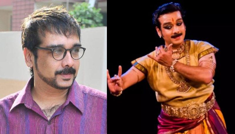 `ప్రేమదేశం`తో తెలుగులో పాపులర్ అయిన మరో హీరో వినీత్. ఈ సినిమాతో లవర్ బాయ్గా విపరీతమైన క్రేజ్ని సొంతం చేసుకున్నాడు. కానీ ఆ తర్వాత కూడా ఆయన లవర్ బాయ్ తర్వాత సినిమాలే చేయడం, మాస్ హీరోగా చేయలేకపోవడంతో ఎక్కువ కాలం రాణించలేకపోయారు. చివరికి క్యారెక్టర్ ఆర్టిస్టుగా మారాల్సి వచ్చింది. కానీ మలయాళంలో స్టార్ హీరోగా ఎదిగిన ఆయన ఇప్పుడు అక్కడ కూడా క్యారెక్టర్ ఆర్టిస్టుగా మారారు. తెలుగులో పూర్తిగా కనుమరుగయ్యారు. ఇటీవల `రంగ్ దే` చిత్రంలో చిన్న పాత్రలో మెరిశారు.
