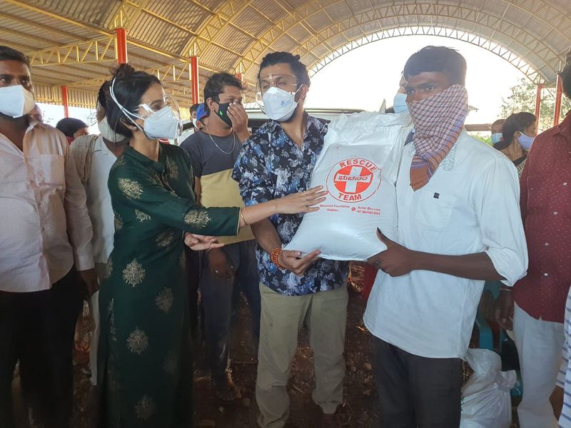 ಅವರ ತೊಂದರೆಗಳನ್ನು ಆಲಿಸಿದ ನಟಿ ಹರ್ಷಿಕಾ, ಭುವನ್
