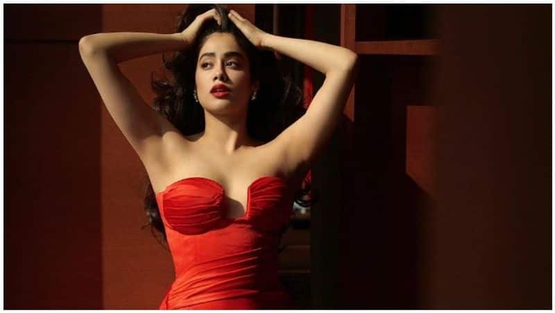 Janvi Kapoor New look makes fans shocked bjc