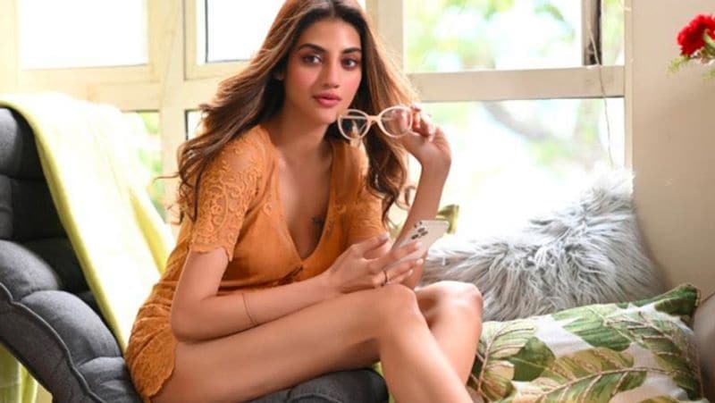 आपको बता दें कि नुसरत का विवादों से पुराना नाता रहा है। राजनीति में आने के बाद भी उन्होंने कई ग्लैमरस और बोल्ड फोटोज शेयर किए, जिसकी वजह से कॉन्ट्रोवर्सी का शिकार हुई। इन सबके लिए उन्हें जमकर ट्रोल किया और लोगों ने कमेंट्स करते हुए लिखा था- शर्म करो आप सांसद हो। 