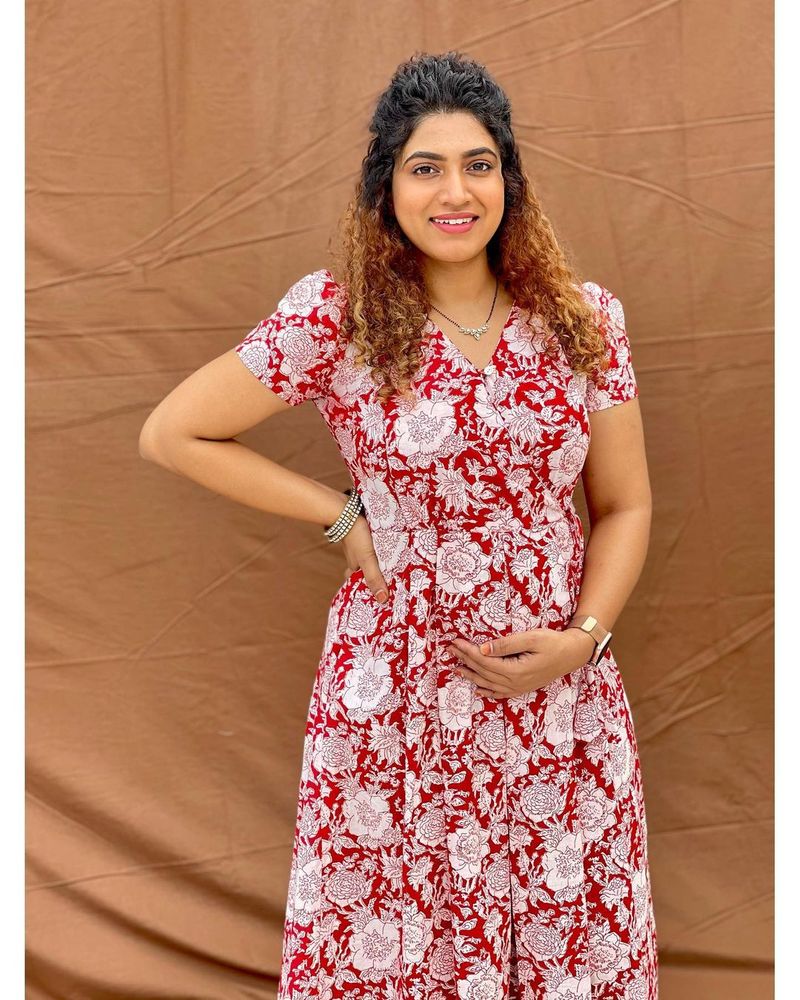 கர்ப்ப காலத்திலும் தனி அழகு தான் 