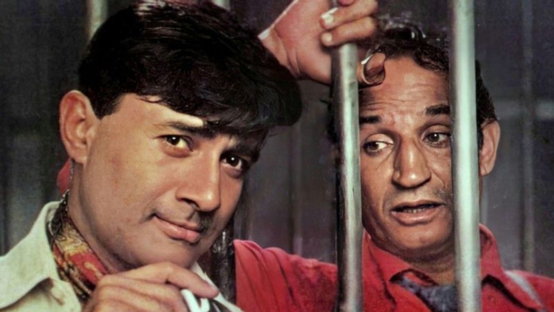 जीवन जब मुंबई एक्टर बनने आए थे तब एक्टिंग को अच्छा पेशा नहीं माना जाता था। मुंबई आकर उन्होंने नौकरी की तलाश की और उनको मोहन सिन्हा के स्टूडियो में रिफ्लेक्टर पर सिल्वर पेपर चिपकाने का काम मिला। मोहन लाल उस समय के फेमस डायरेक्टर थे। जब उनको पता चला कि जीवन एक्टिंग करना चाहते हैं तो उन्होंने अपनी फिल्म फैशनेबल इंडिया में उन्हें रोल दिया।