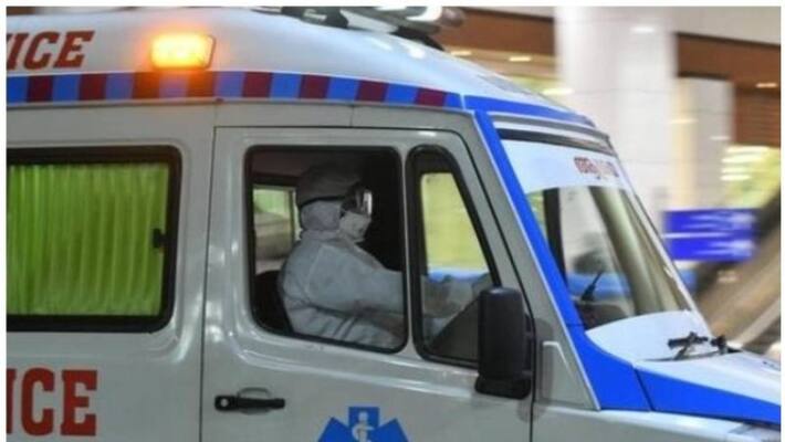 Mysuru ambulance driver Save Patient Life At the same time Of his son death snr Mysuru ambulance driver Save Patient Life At the same time Of his son death snr
