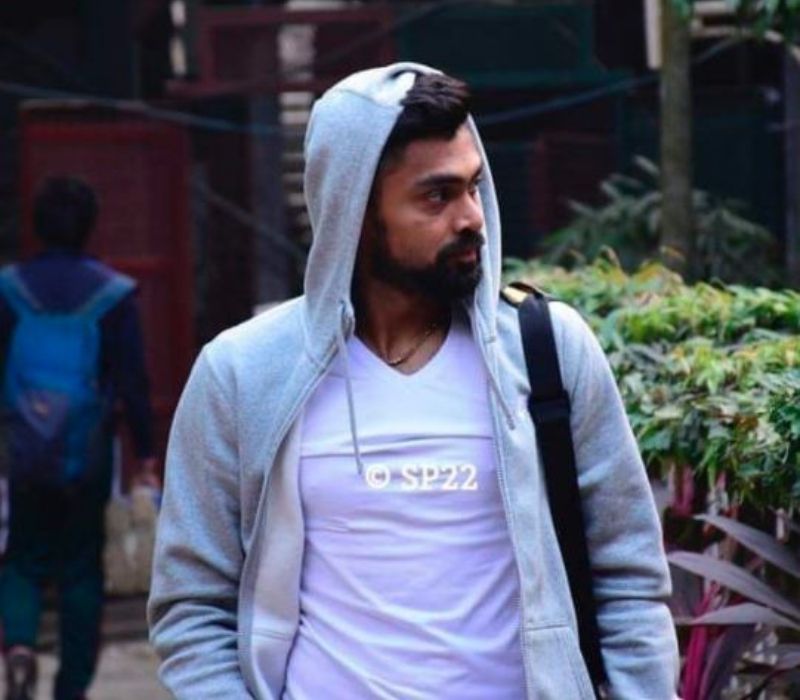 স্থানীয় স্তরে ফুটবল খেলার পর ২০০০ সাল থেকে ২০০৬ সাল পর্যন্ত টাটা ফুটবল অ্যাকাডেমিতে নিজেকে তৈরি করেন শিল্টন পাল।