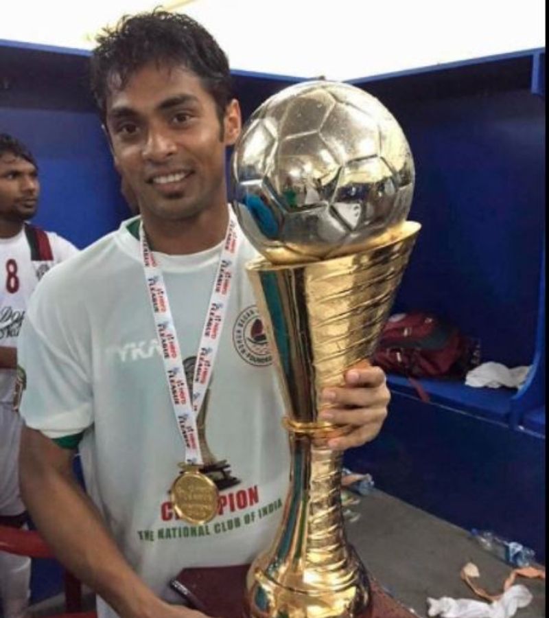 মোহনবাগানের হয়ে ২০১৪-১৫ ও ২০১৯-২০ সালে দুটি আইলিগ জয়ী দলের সদস্য ছিলেন শিল্টন পাল। সবুজ-মেরুন শিবিরের দীর্ঘদিনের অধিনায়ক ছিলেন শিলটন।