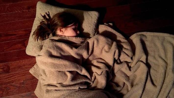 Sleeping under a blanket in winter is danger say health experts Sleeping under a blanket in winter is danger say health experts