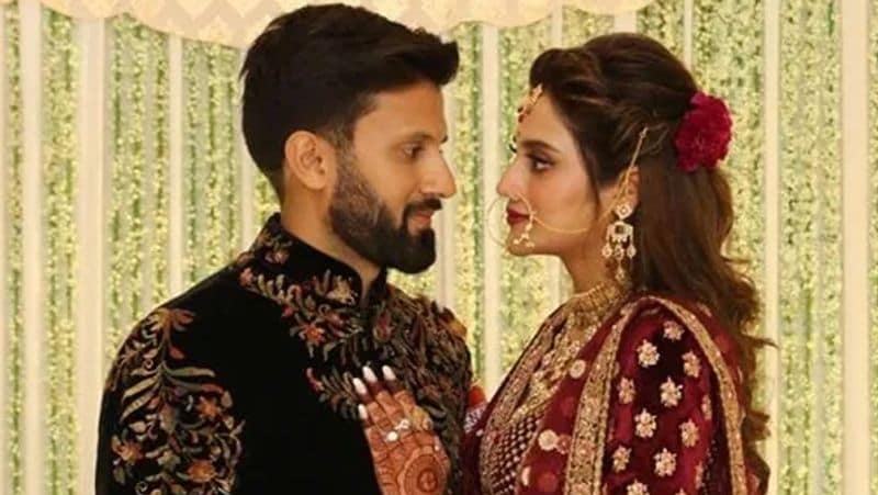 उन्होंने बताया- हम दोनों पति-पत्नी की तरह रहे थे और सोसायटी को भी हमने अपना परिचय इसी तरह दिया था। मैंने अपना पूरा वक्त और हक चीज एक पति की तरह निभाई। दोस्त, परिवार और करीबी लोग सब जानते हैं कि मैंने नुसरत के लिए क्या कुछ नहीं किया है। मैंने उन्हें हमेशा बिना किसी शर्त के सपोर्ट किया है। लेकिन शादी के कुछ वक्त बाद उसमें चेंज आने लगा।