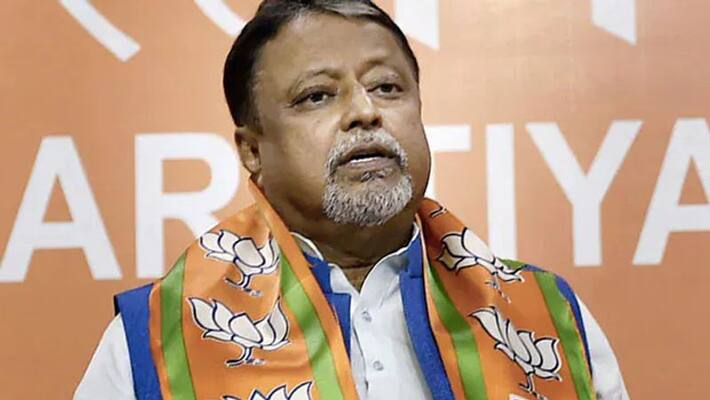 BJP Leader Suvendu Adhikari petition to Speaker for disqualifying Mukul Roy as MLA DHA BJP Leader Suvendu Adhikari petition to Speaker for disqualifying Mukul Roy as MLA DHA