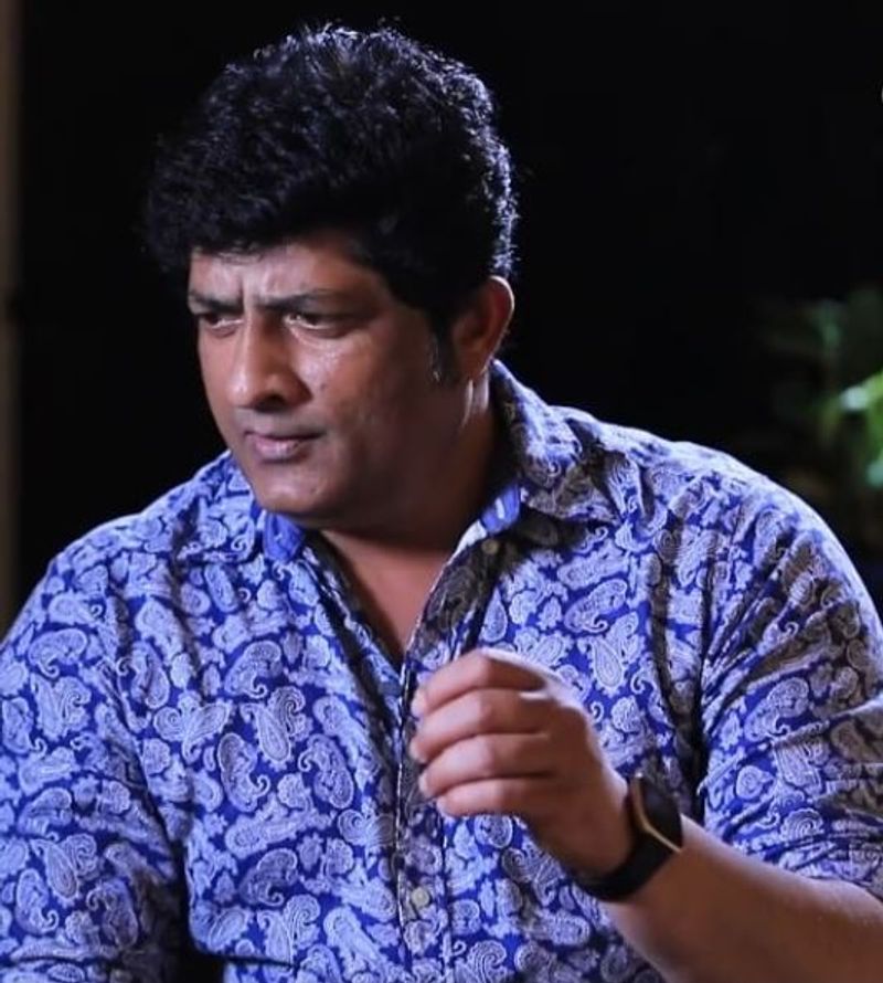  ಸಿನಿಮಾ ನೋಡುತ್ತಿದ್ದರೆ ಮೈ ನಡುಗುತ್ತದೆ ಎಂದಿದ್ದಾರೆ. ಆ ಮೂಲಕ ಸುದೀಪ್ ಮತ್ತು ವಿಕ್ರಾಂತ ರೋಣ ತಂಡವನ್ನು ಮೆಚ್ಚಿಕೊಂಡಿದ್ದಾರೆ.