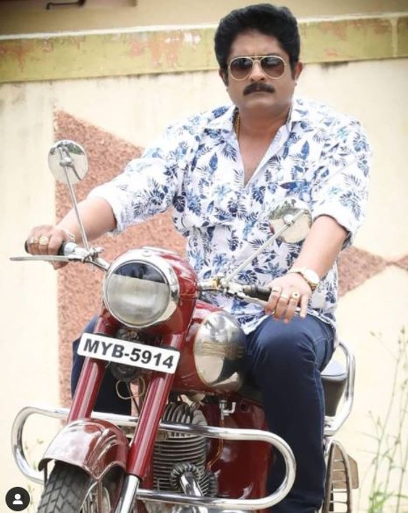 'ಸಿನಿಮಾ ಆರಂಭವಾದಾಗಿನಿಂದಲೂ ಮುಗಿಯುವ ತನಕ ಪ್ರೇಕ್ಷಕರನ್ನು ಸುಮ್ಮನೆ ಸೀಟಿಗೆ ಒರಗಿಕೊಳ್ಳಲು ಬಿಡಲ್ಲ. ಇಡೀ ಸಿನಿಮಾ ನೋಡುತ್ತಾ ಹೋದಂತೆ ಜೀವ ನಡುಗುತ್ತದೆ. ಸುದೀಪ್ ಅಭಿನಯಕ್ಕೆ ಮನಸೋಲದೆ ಇರಲು ಸಾಧ್ಯವಿಲ್ಲ.'