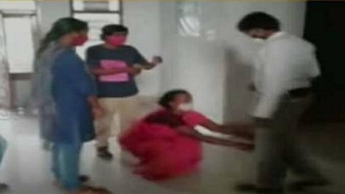 ysr cheyutha : women seek justice for not getting beneficiary payment in nellore - bsb ysr cheyutha : women seek justice for not getting beneficiary payment in nellore - bsb