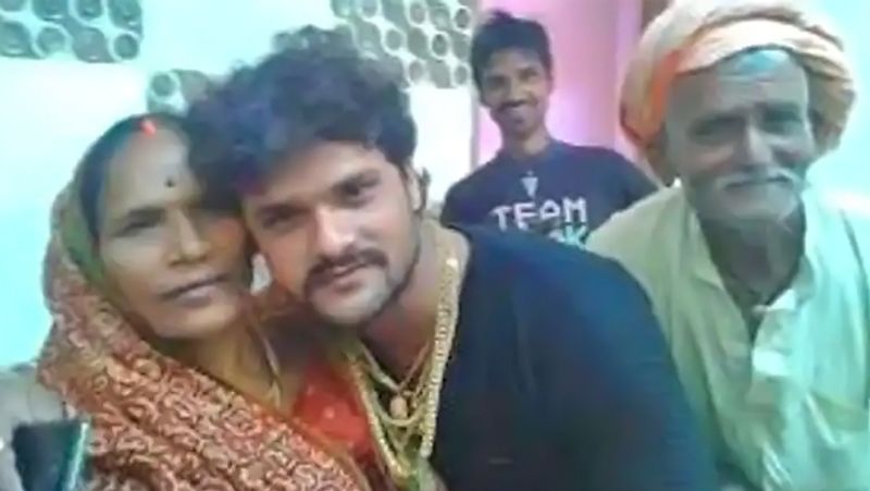 खेसारी बेहद गरीब फैमिली से आते हैं। अपने पहले एलबम के लिए उन्हें लिट्टी चोखा की दुकान खोलनी पड़ी थी, लेकिन आज उनके पास वो सब कुछ है, जो उन्होंने कभी सपने में भी नहीं सोचा था। एक इंटरव्यू में उन्होंने बताया था कि जब वो दिल्ली में लिट्टी चोखा की दुकान लगाते थे, तब उनकी पत्नी भी उनकी मदद करवाती थीं।