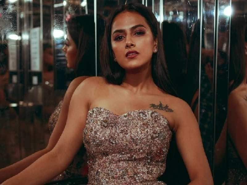 `జెర్సీ` భామ శ్రద్ధా శ్రీనాత్ `పర్ సే` పేరుతో ఓ రెస్టారెంట్ని ప్రారంభించింది. ఆరోగ్యానికి సంబంధించిన మంచి ఫుడ్ని, సలాడ్లని తన హోటల్ ద్వారా అందిస్తుంది.
