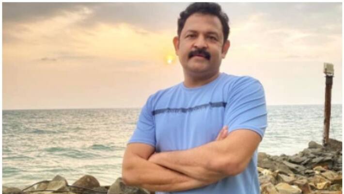 Artist Krishnakumar thanks god Artist Krishnakumar thanks god