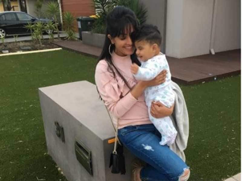 `ప్రస్తుతం నటన అనేది నా చివరి ప్రయారిటీ. ఎప్పుడు రీ ఎంట్రీ ఇస్తానో నాకే తెలియదు. ఇంతకుముందే కొన్ని బ్రాండ్లకు సైన్ చేసినందుకు ఇప్పుడు ఆ వర్క్ కంప్లీట్ చేస్తున్నా.. యాడ్ షూటింగ్స్ అన్నీ మా ఇంట్లోనే జరుగుతున్నాయి. షూట్ కోసం వచ్చిన వ్యక్తులకు ముందే కోవిడ్ టెస్ట్ నిర్వహించి నెగిటివ్ వచ్చాకే లోపలికి అనుమతిస్తున్నాం. మళ్లీ నటిస్తానా? లేదా? అన్నది నాకే తెలియదు. ఒకవేళ మళ్లీ రీఎంట్రీ ఉంటే తప్పుకుండా చెబుతా` అని వెల్లడించింది.