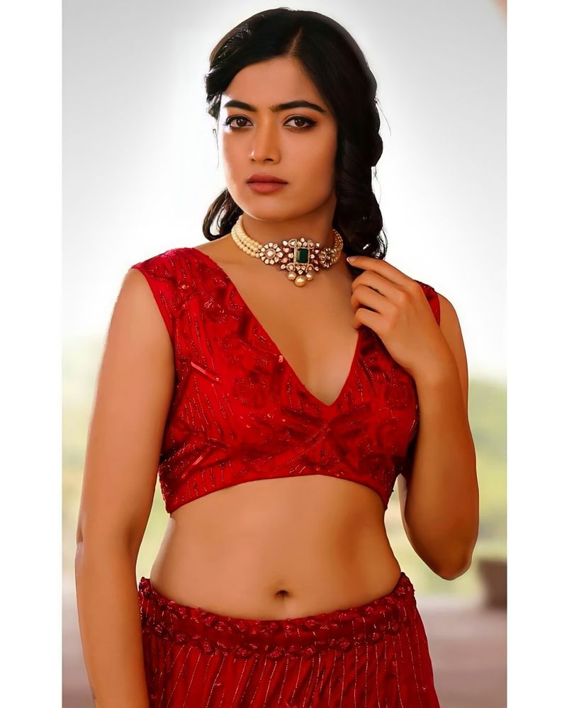 ತೆಲಂಗಾಣದಿಂದ ವಿರಾಜಪೇಟೆಗೆ ಬಂದ ಫ್ಯಾನ್ ಈಗ ಸುದ್ದಿಯಾಗಿದ್ದಾನೆ.