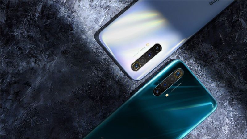इन फोन्स पर 3-6 हजार ऑफ
इसी तरह, Realme X3 Super Zoom और Realme Pro पर 6,000 और 4,000 रुपये की छूट दी जा रही है। वहीं, Realme X7 Pro 5G स्मार्टफोन की खरीद पर 3,000 रुपये ऑफ है।
