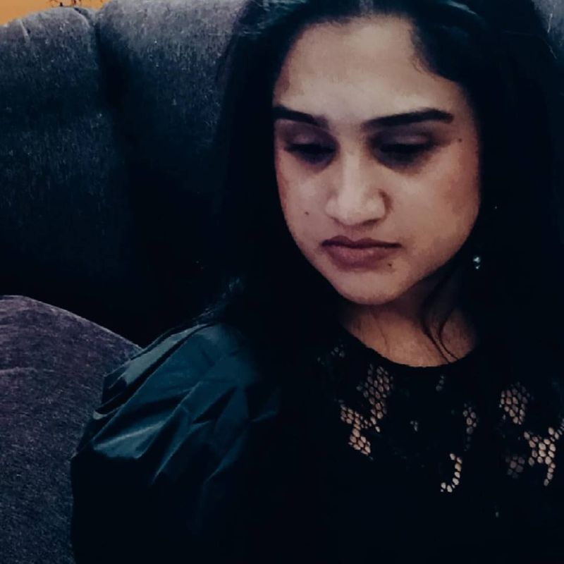 ప్రముఖ నటుడు విజయ్ కుమార్ కుమార్తె వనితా విజయ్ కుమార్ తెలుగులో `దేవి` చిత్రంతో ఆకట్టుకుంది. ఆ తర్వాత ఎక్కువగా తమిళ చిత్రాల్లో నటించిందీ భామ. బిగ్బాస్ వంటి షోస్లోనూ పాల్గొని ఆకట్టుకుంది.
