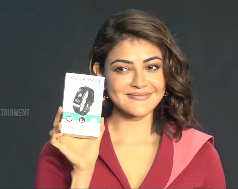 ఇదిలా ఉంటే తాజాగా కాజల్ వాచ్కి సంబంధించిన ఓ కొత్త బ్రాండ్ని ఓపెనింగ్ కార్యక్రమంలో పాల్గొంది. దీనికి సంబంధించిన ఫోటోలు ఇప్పుడు సోషల్ మీడియాలో వైరల్ అవుతున్నాయి.