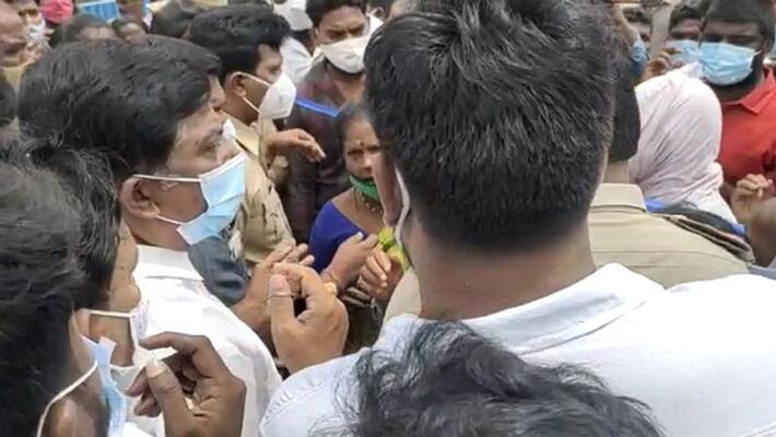protests againt ysrcp mla Kiliveti Sanjeevaiah in naidupet ksp protests againt ysrcp mla Kiliveti Sanjeevaiah in naidupet ksp