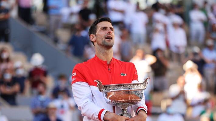 A young kid gave tips to Novak Djokovic in the final of French Open 2021 spb A young kid gave tips to Novak Djokovic in the final of French Open 2021 spb