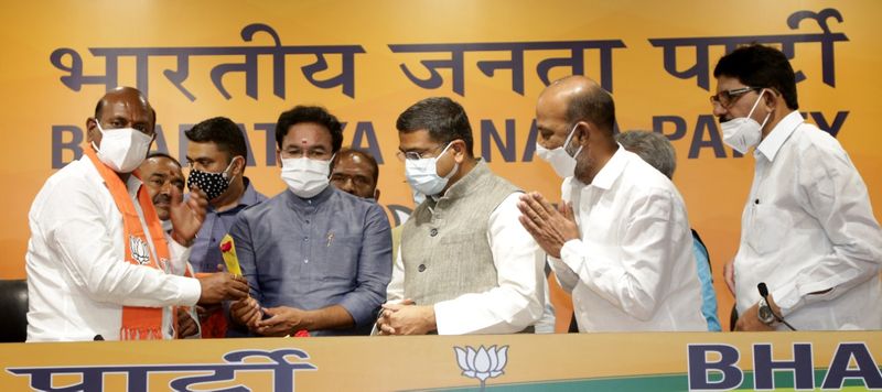 బిజెపిలో చేరుతున్న ఏనుగు రవీందర్ రెడ్డి